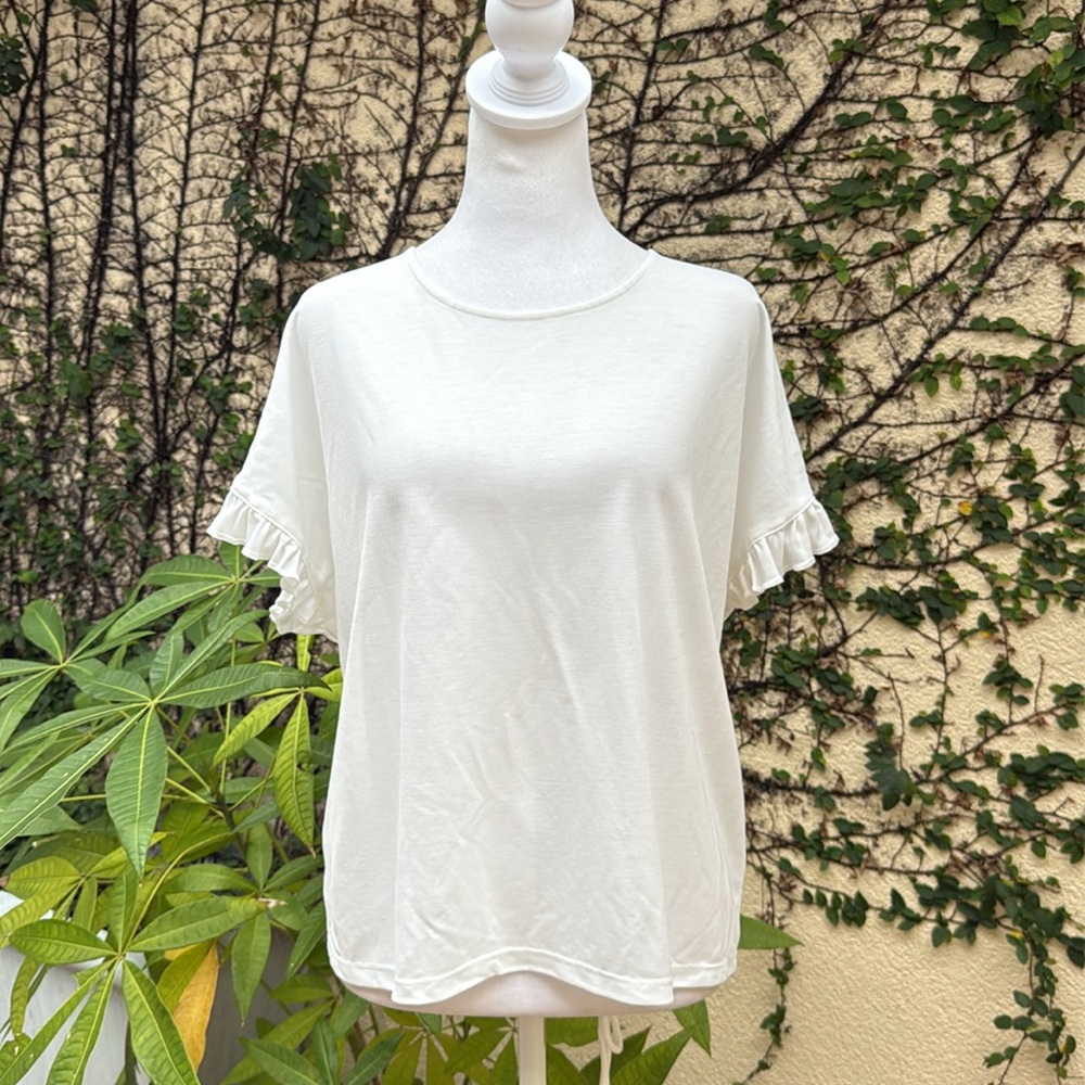 DECJUBA white short sleeve top